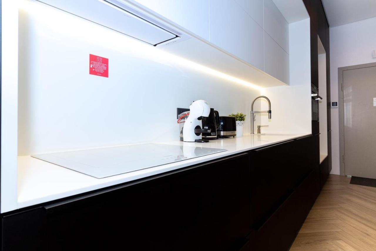 Cohost I Oldtown 60M2 Apt W-Garage Parking, Balcony & Self Check-In Vilnius Bagian luar foto