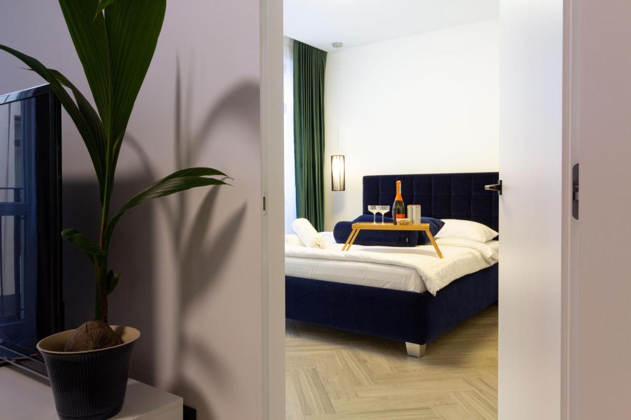 Cohost I Oldtown 60M2 Apt W-Garage Parking, Balcony & Self Check-In Vilnius Bagian luar foto