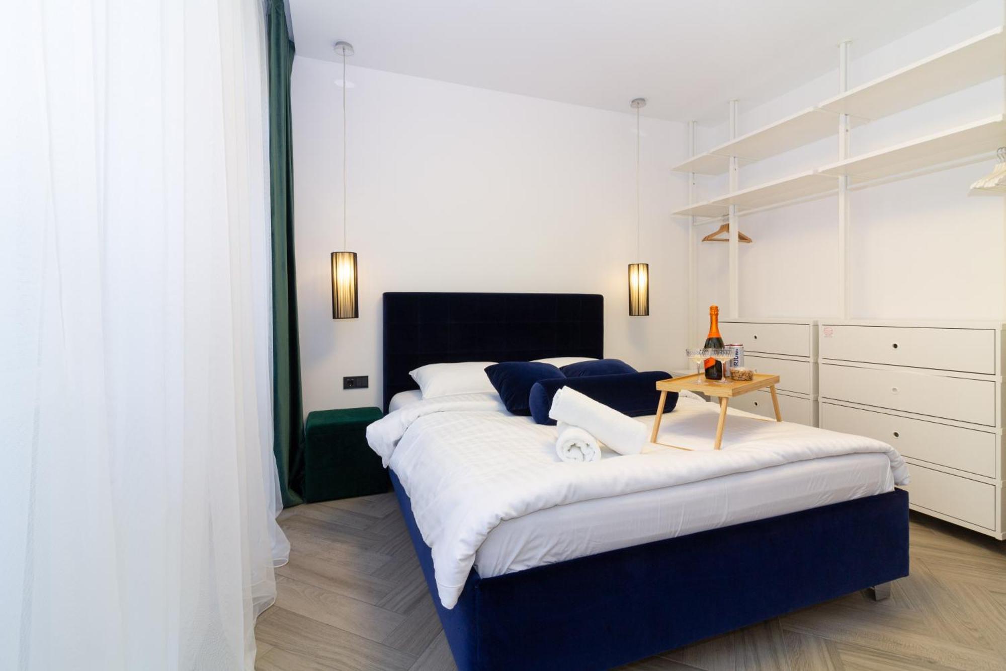 Cohost I Oldtown 60M2 Apt W-Garage Parking, Balcony & Self Check-In Vilnius Bagian luar foto